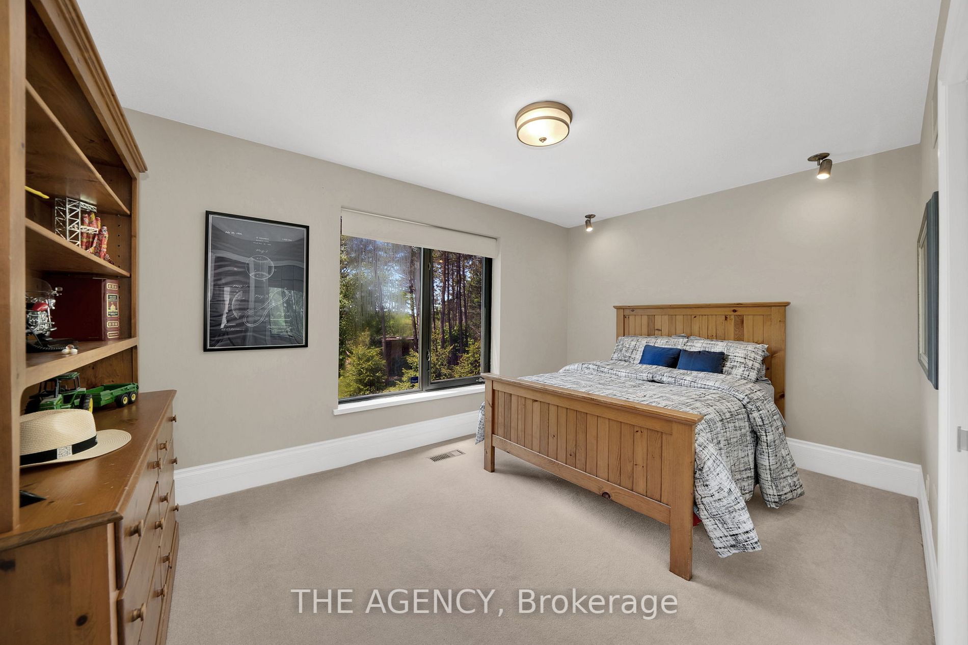44 Watch Hill Rd E