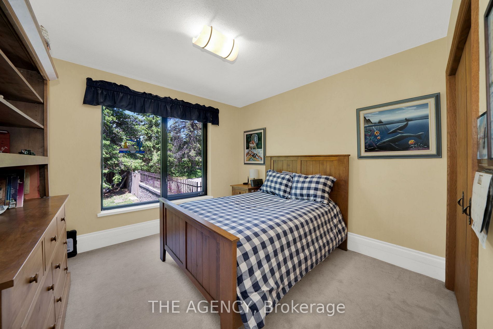 44 Watch Hill Rd E
