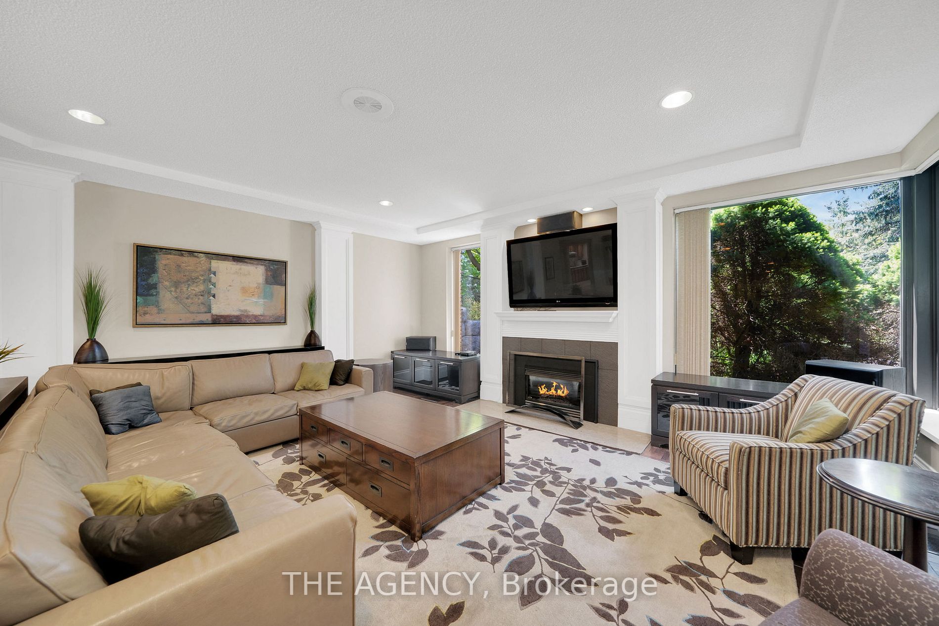 44 Watch Hill Rd E