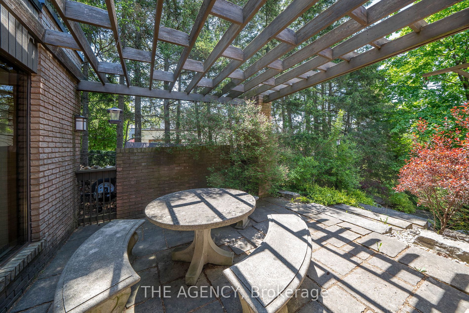 44 Watch Hill Rd E
