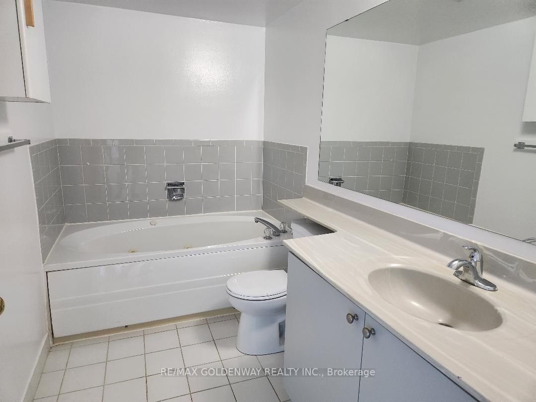 7825 Bayview Avenue, #722