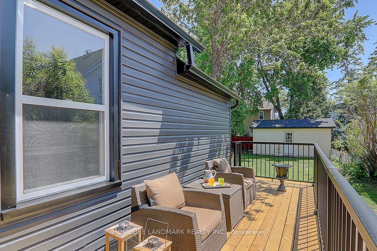 22 Duchess St