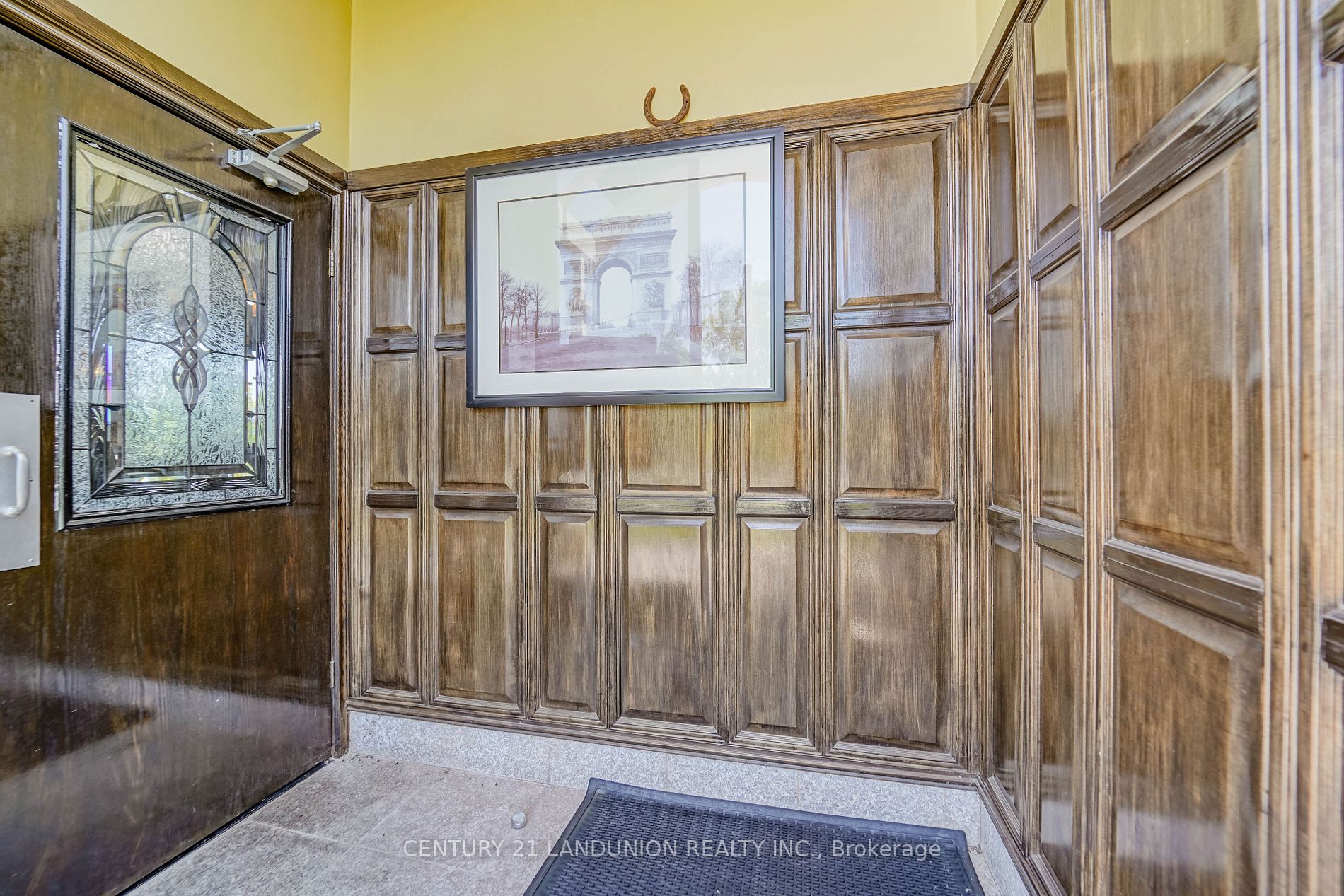 20215 Woodbine Ave
