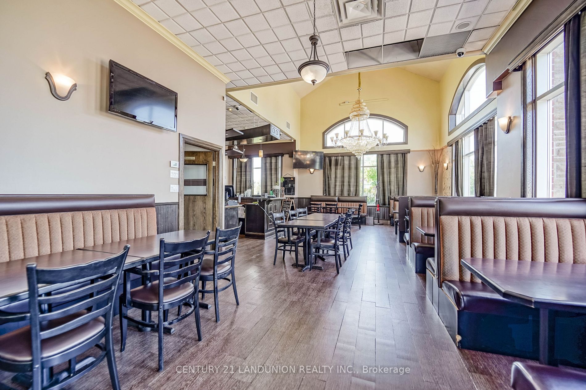 20215 Woodbine Ave