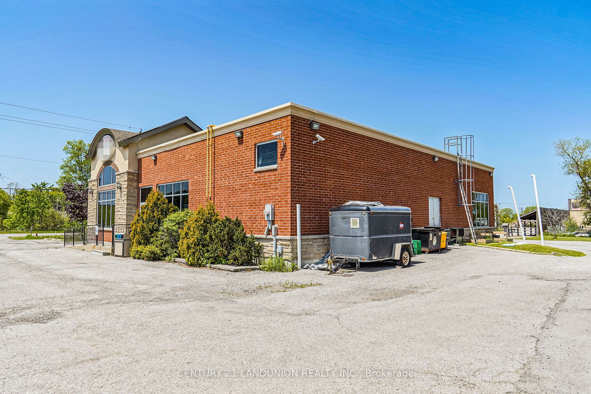 20215 Woodbine Ave