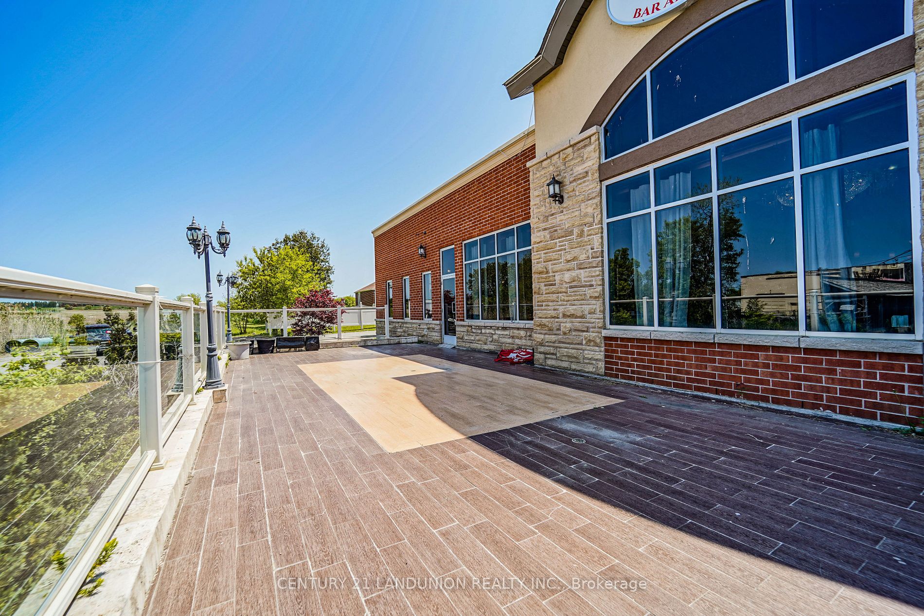 20215 Woodbine Ave