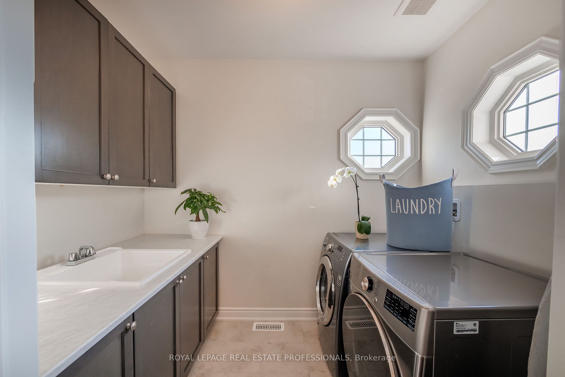23 Grace Lake Crt