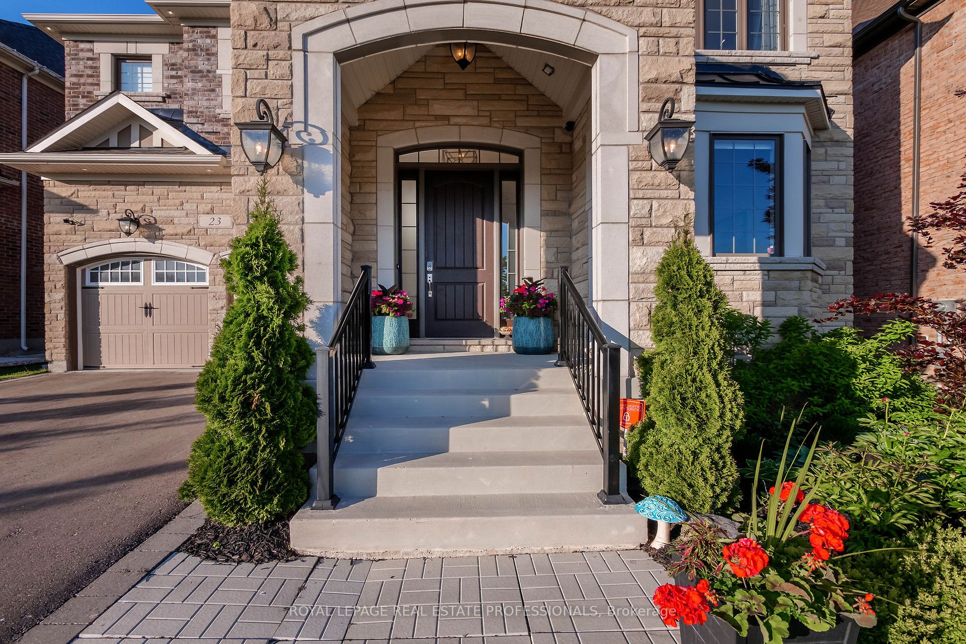 23 Grace Lake Crt