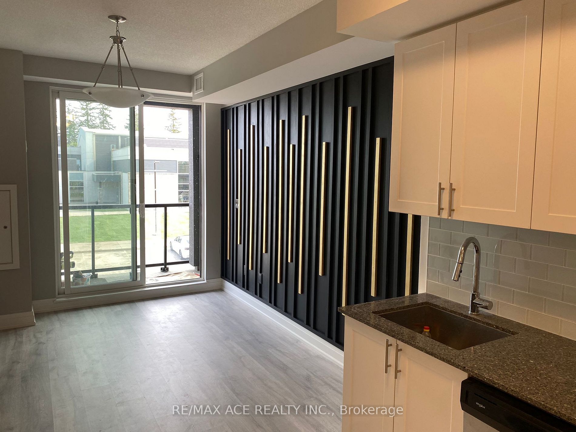 9700 Ninth Line, #315