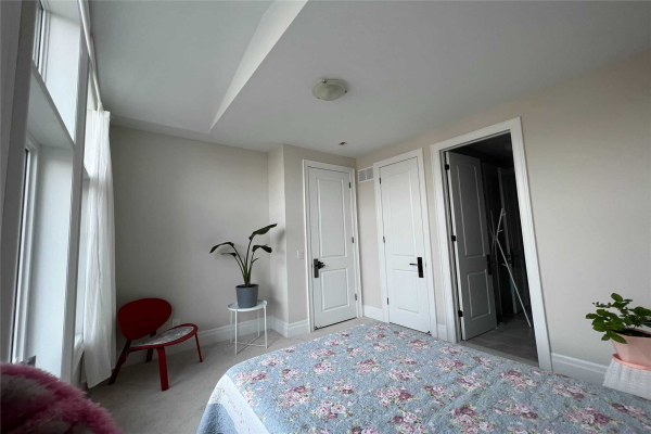 61 Grange Dr, Richmond Hill