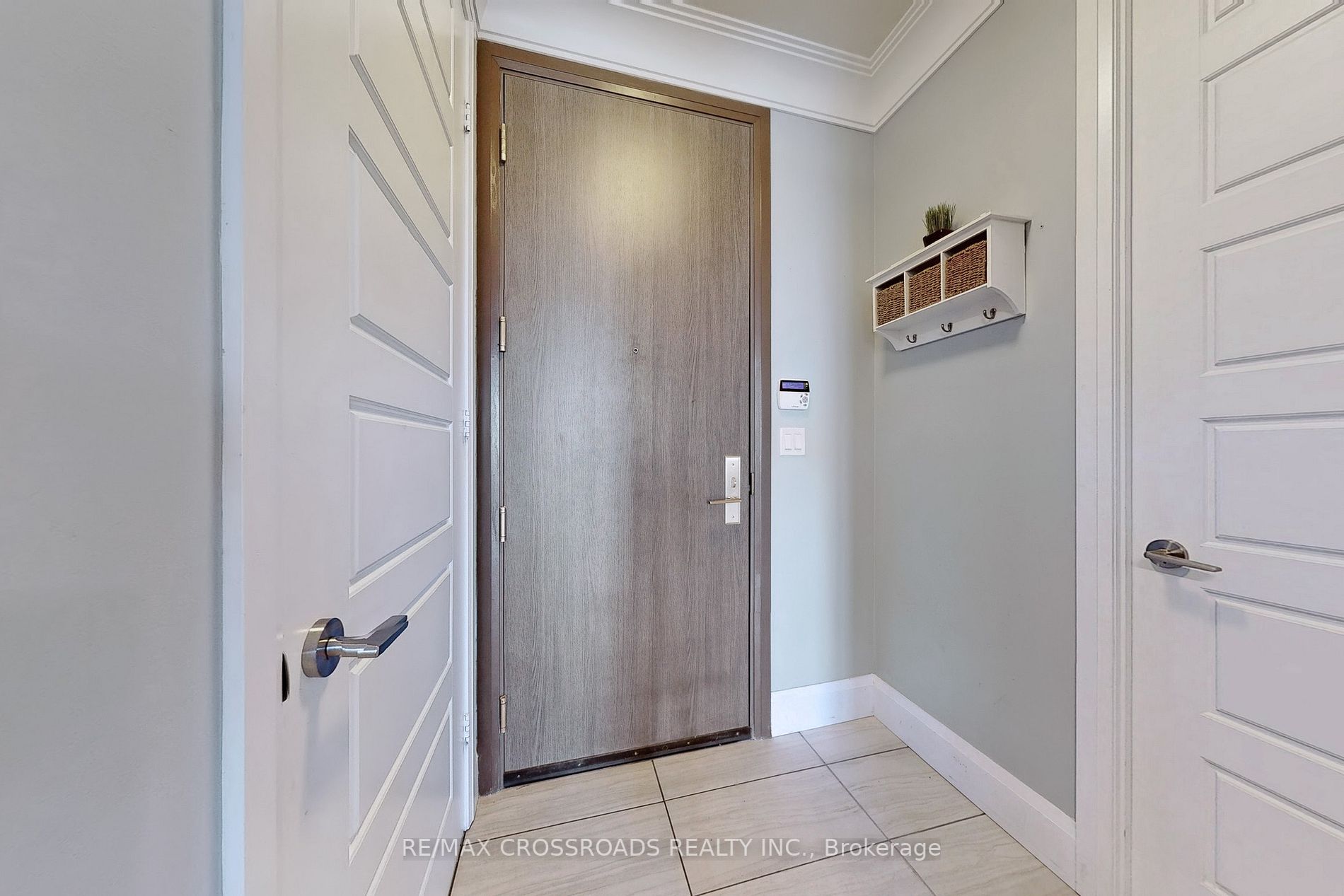 15 Water Walk Dr, #207