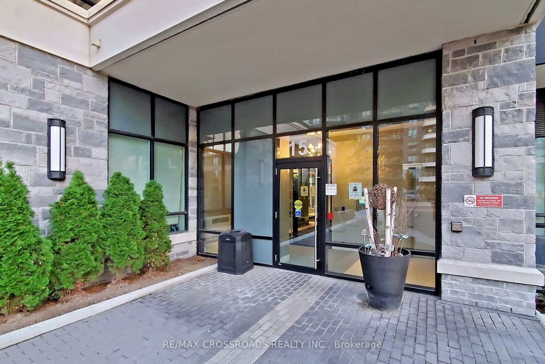 15 Water Walk Dr, #207