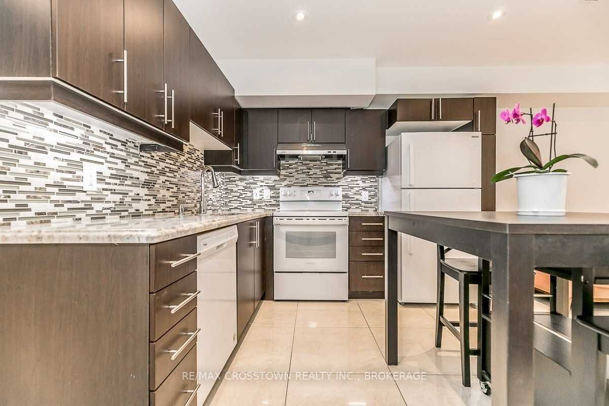 22 Fergus Ave