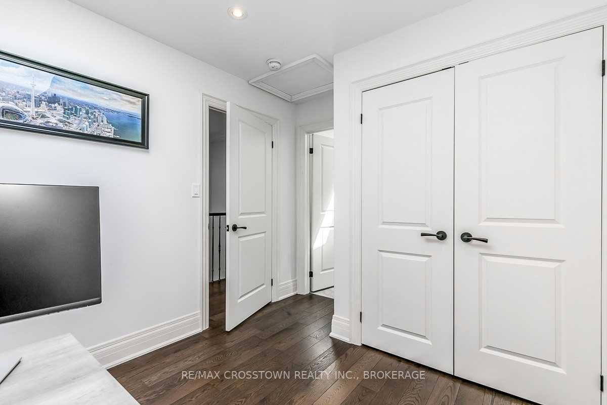 22 Fergus Ave