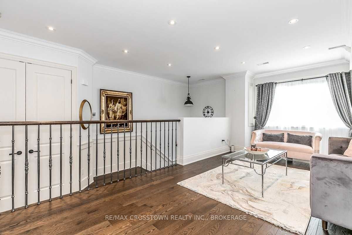 22 Fergus Ave