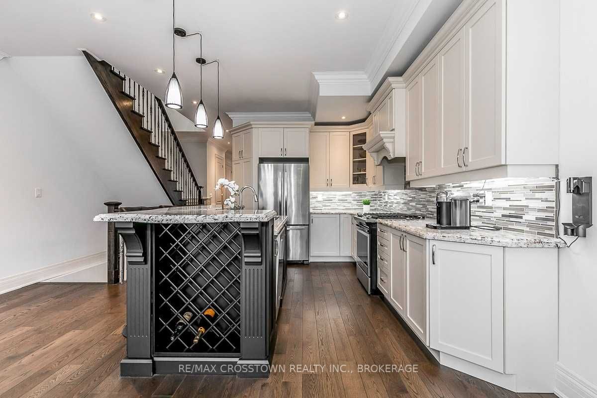 22 Fergus Ave