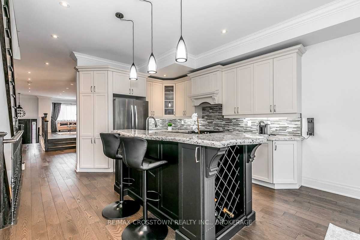22 Fergus Ave