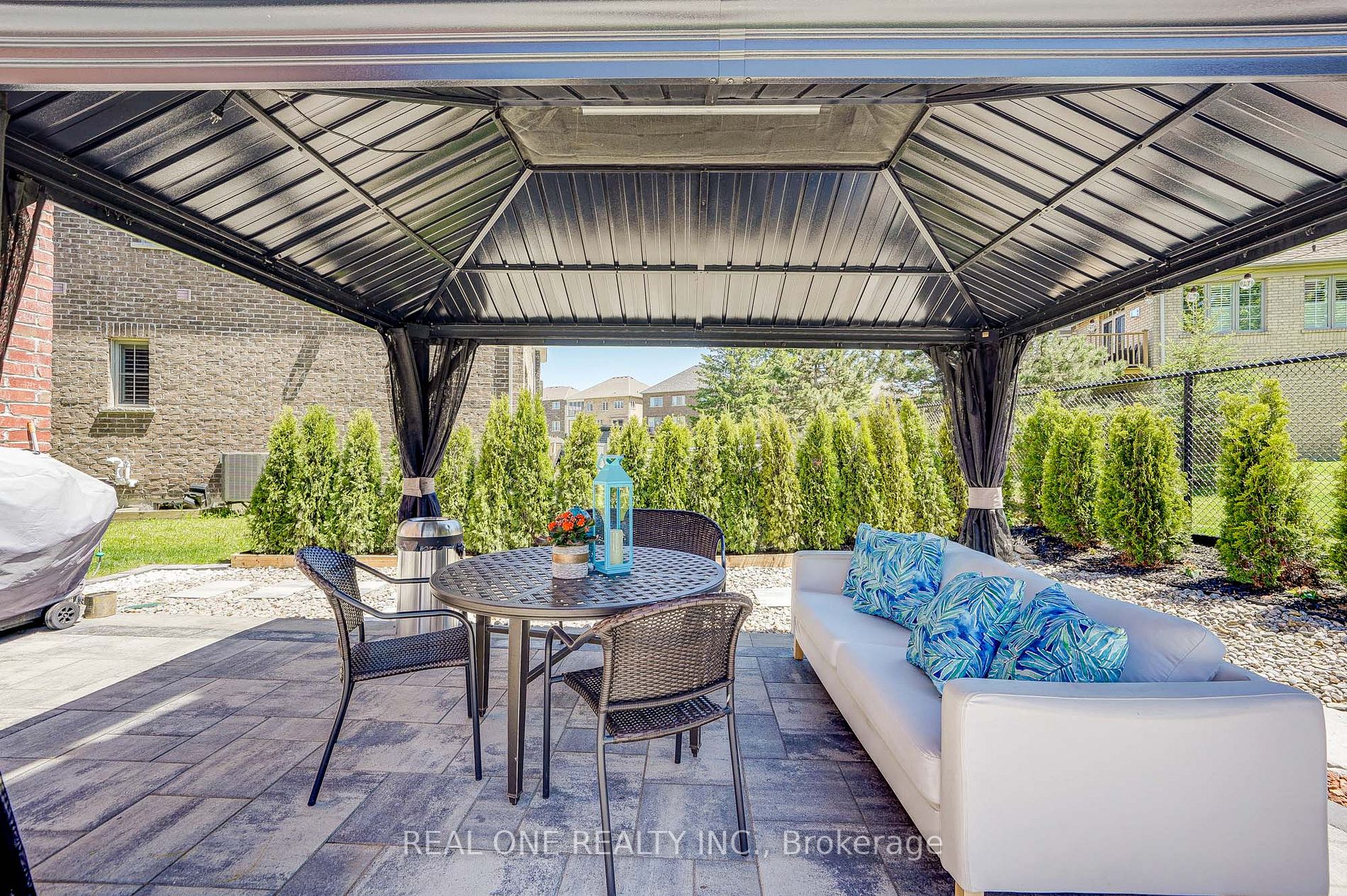 52 Ken Sinclair Cres