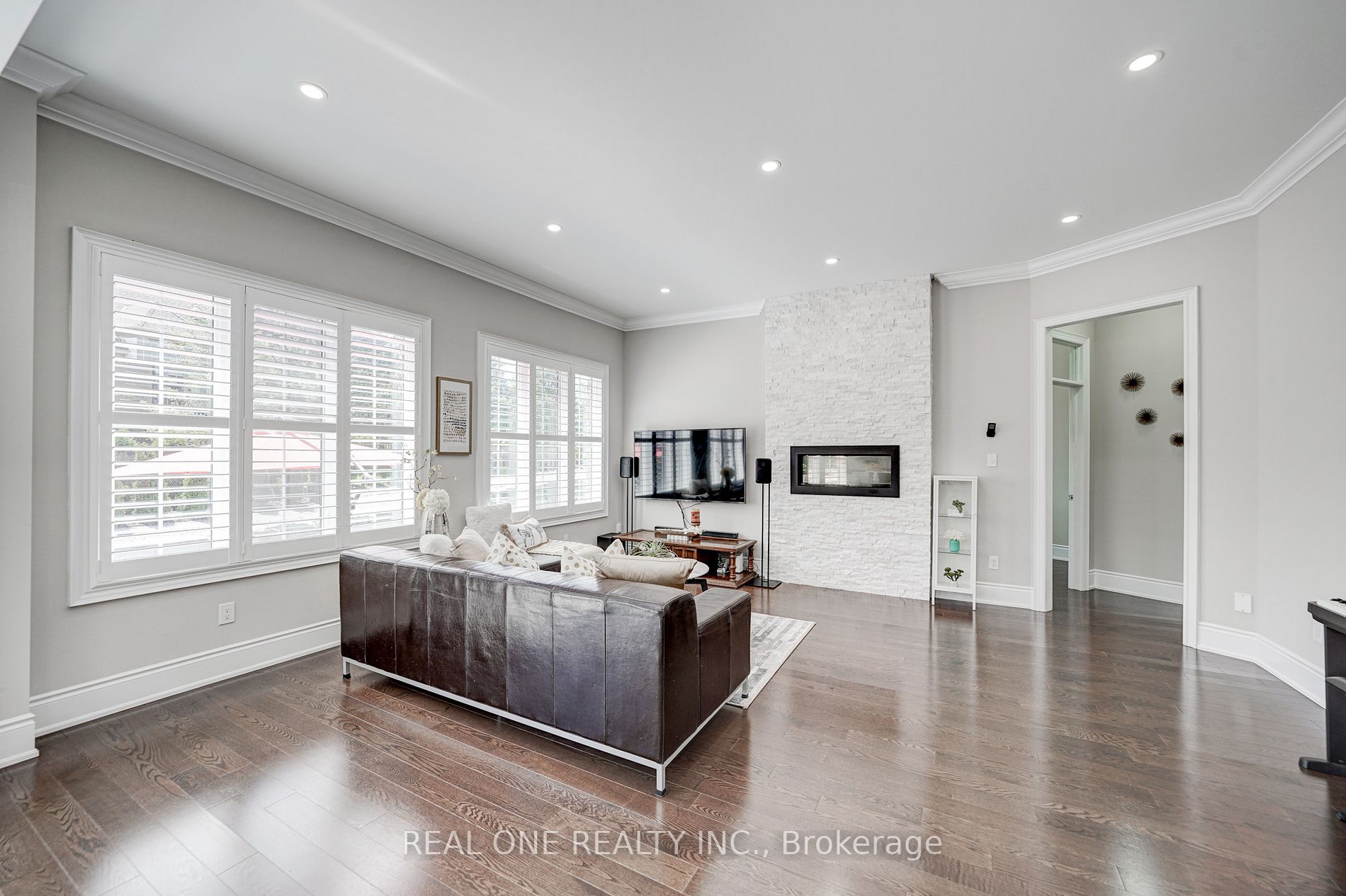52 Ken Sinclair Cres