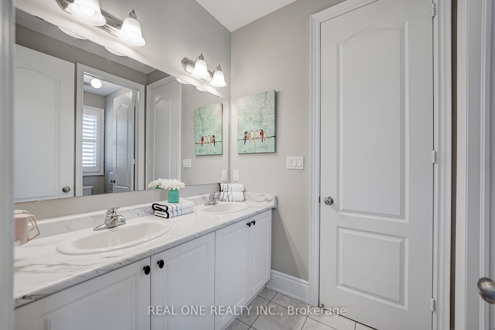 52 Ken Sinclair Cres