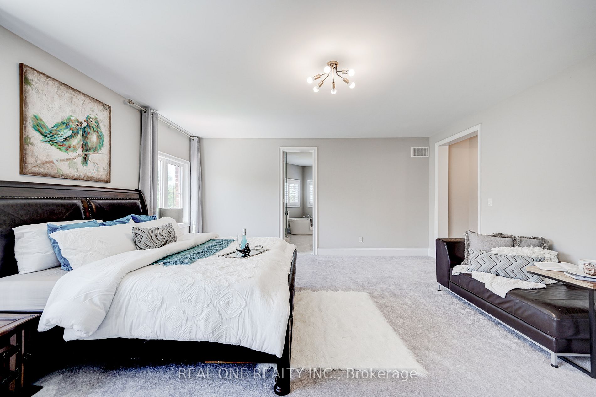 52 Ken Sinclair Cres