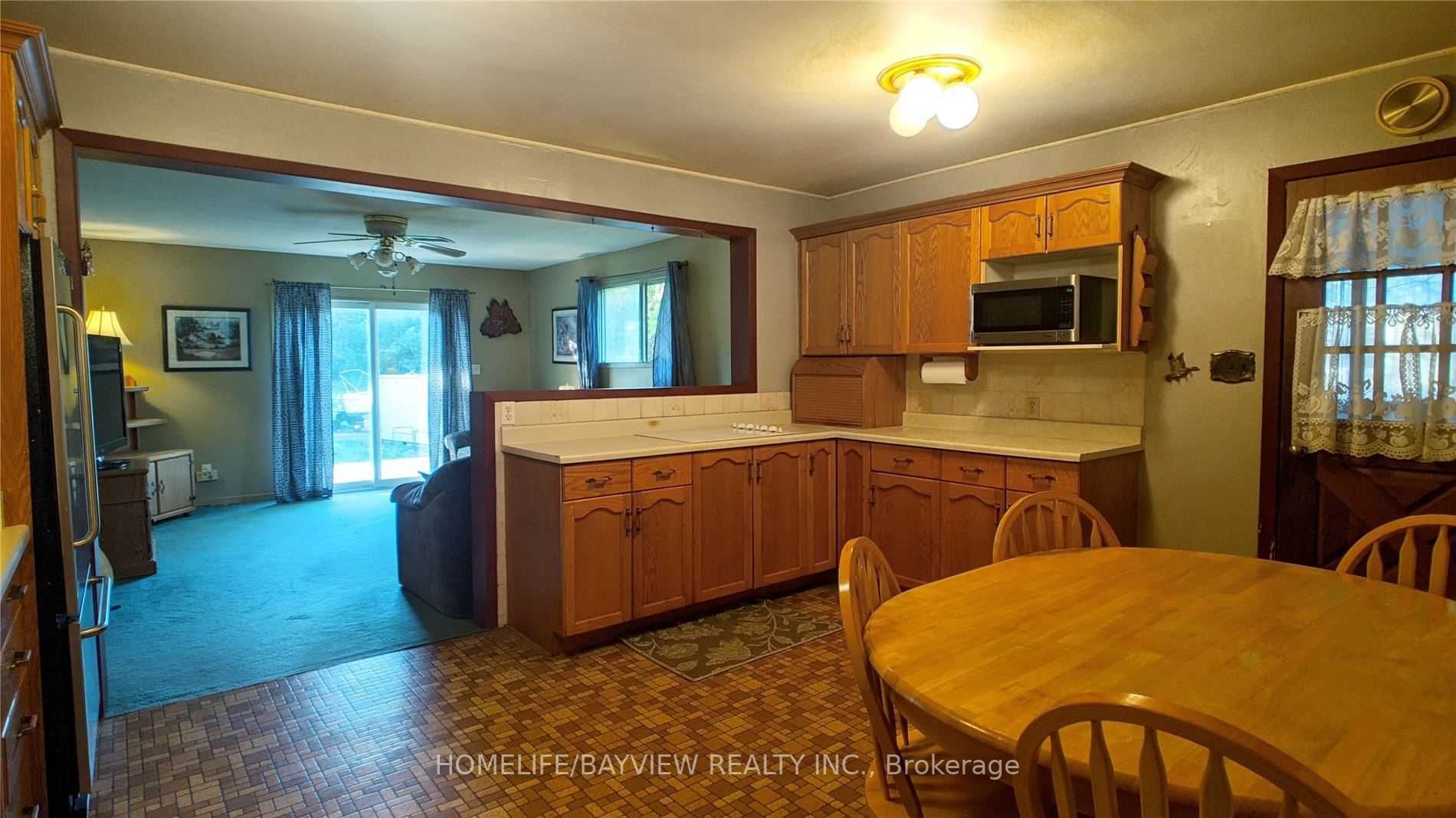 364 Queensville Sdrd W