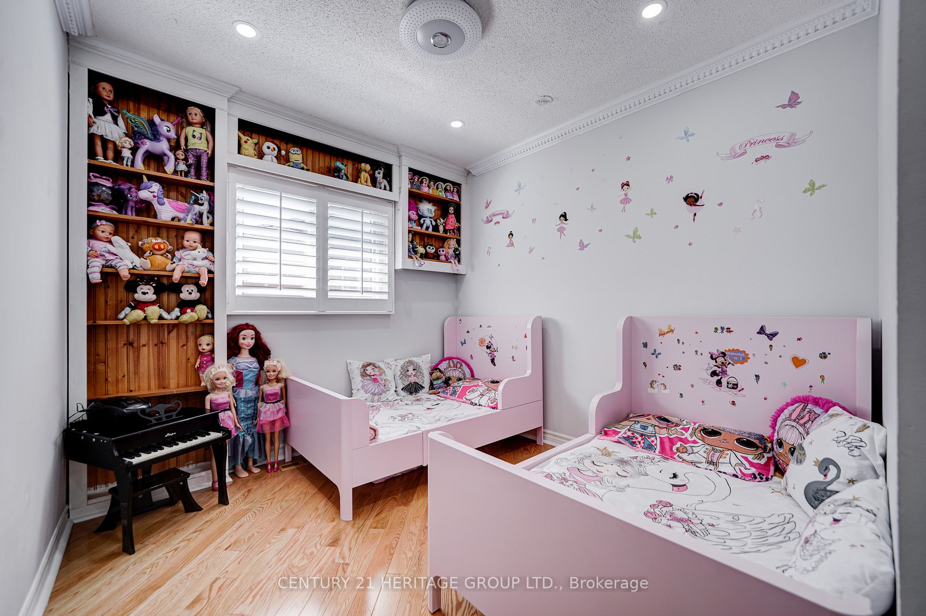 728 Shanahan Blvd