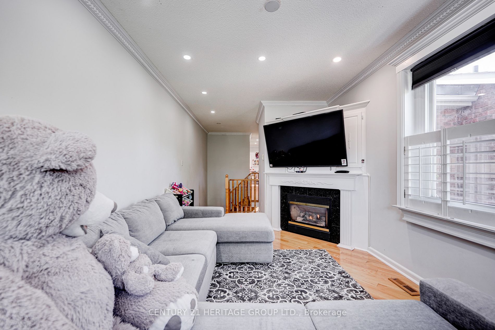 728 Shanahan Blvd