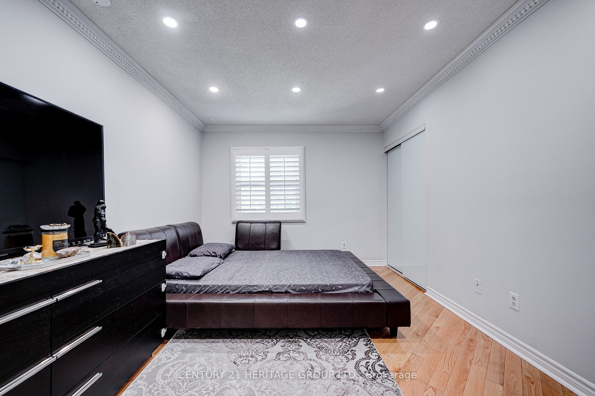 728 Shanahan Blvd