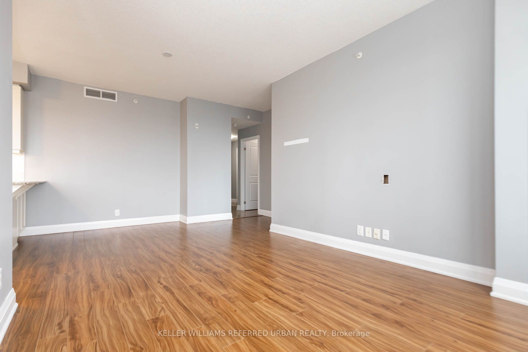 24 Woodstream Blvd, #403