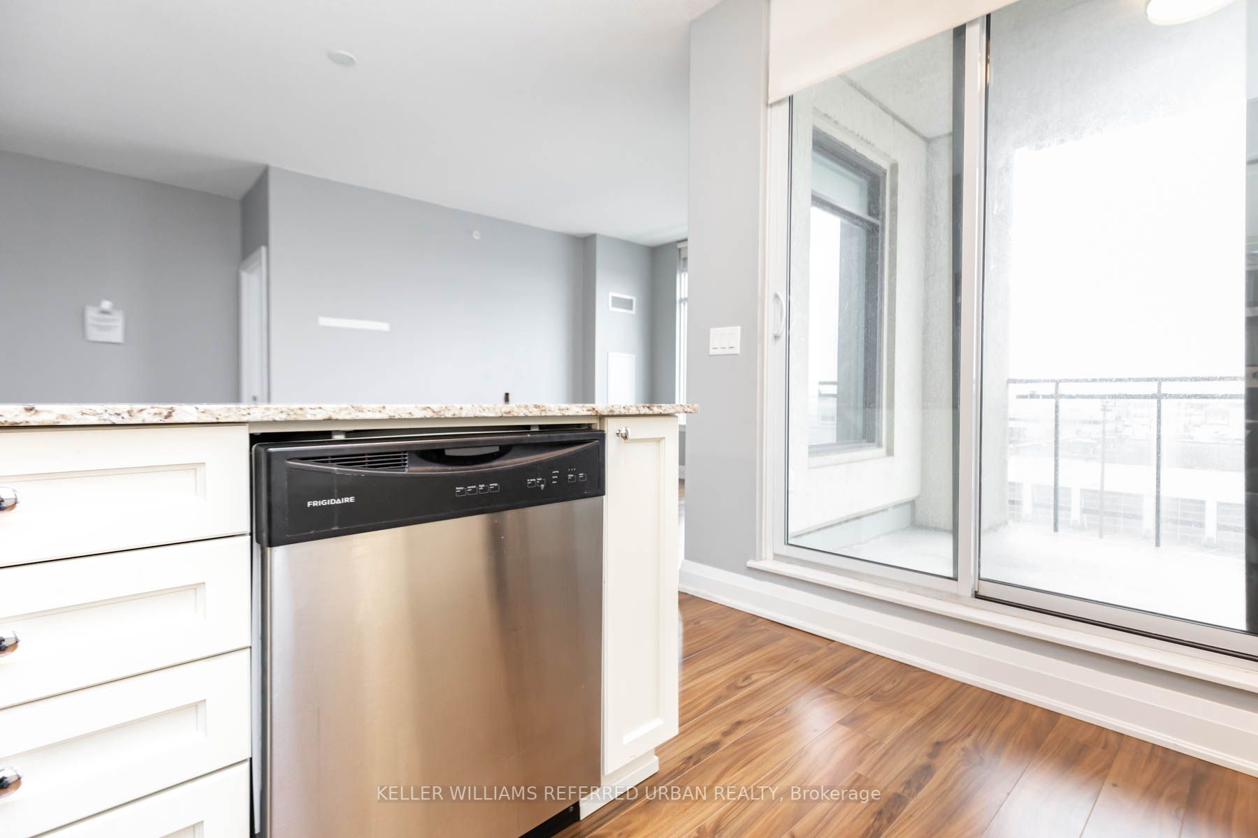 24 Woodstream Blvd, #403