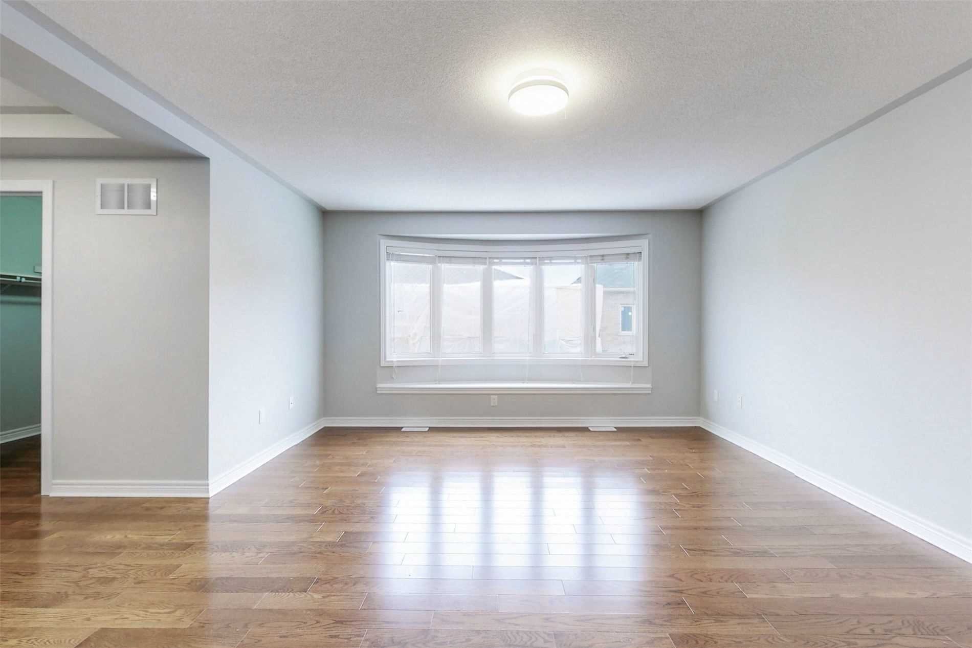90 Maplebank Cres