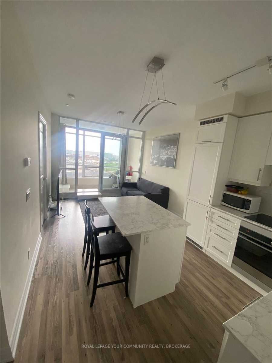 9085 Jane St, #220
