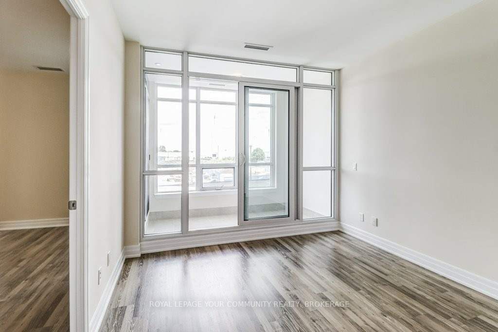 9085 Jane St, #220