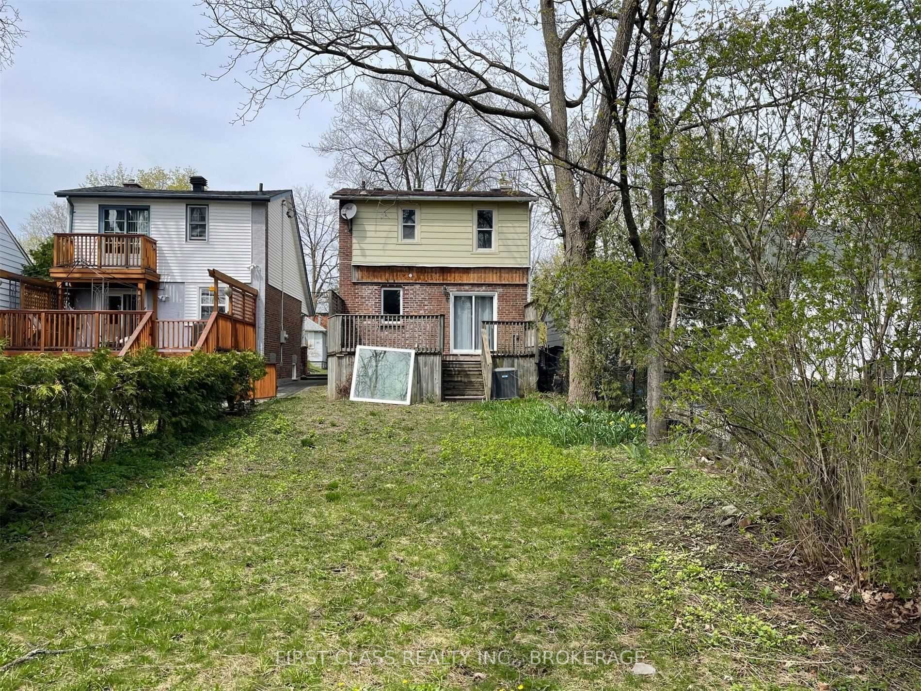 148 Richmond St