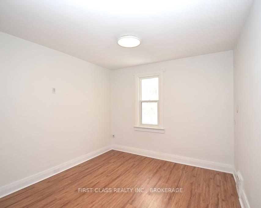 148 Richmond St