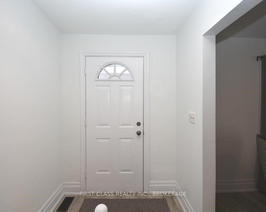 148 Richmond St