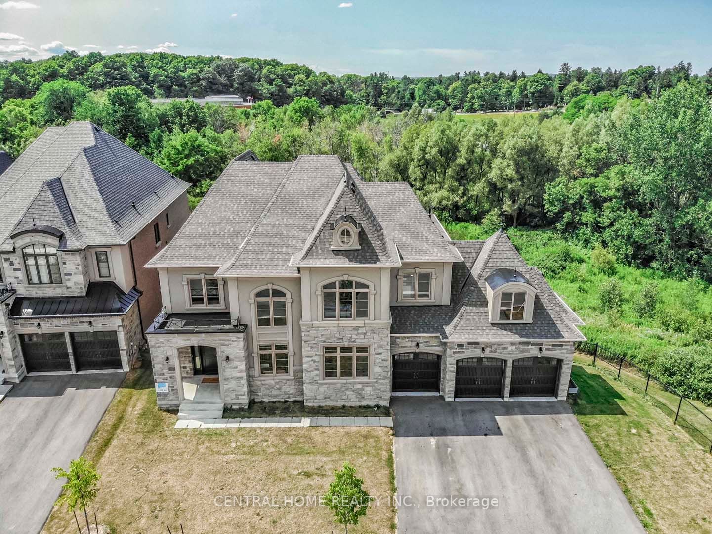 122 Burns Boulevard