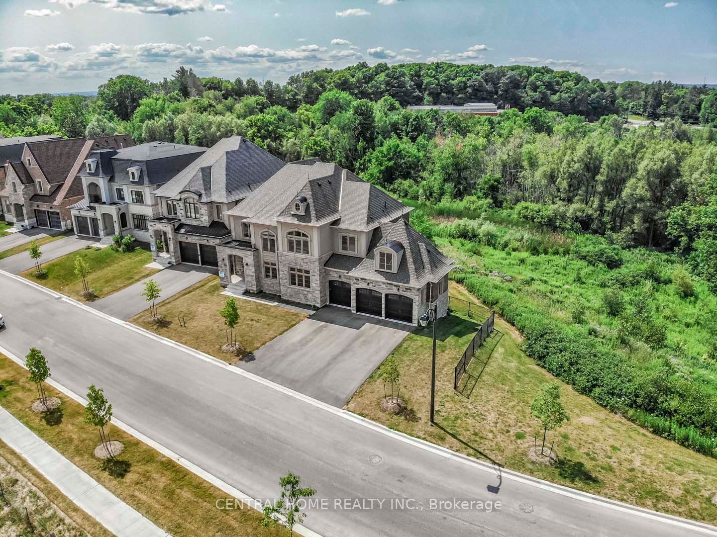 122 Burns Boulevard