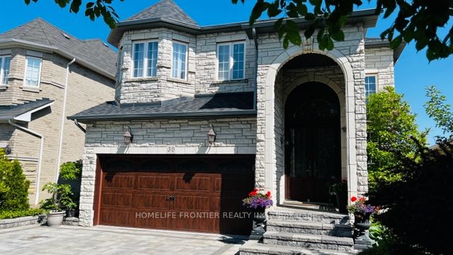 30 Bond Cres