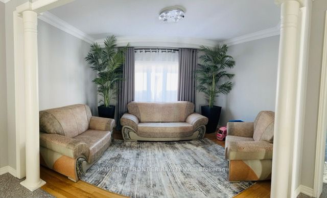 30 Bond Cres