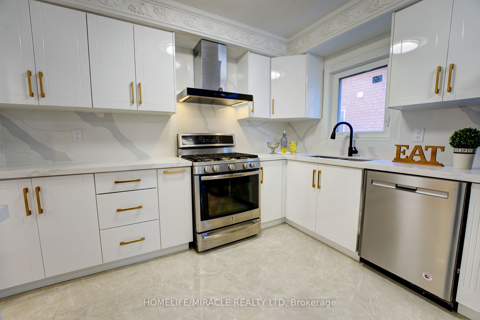 31 Clarion Cres