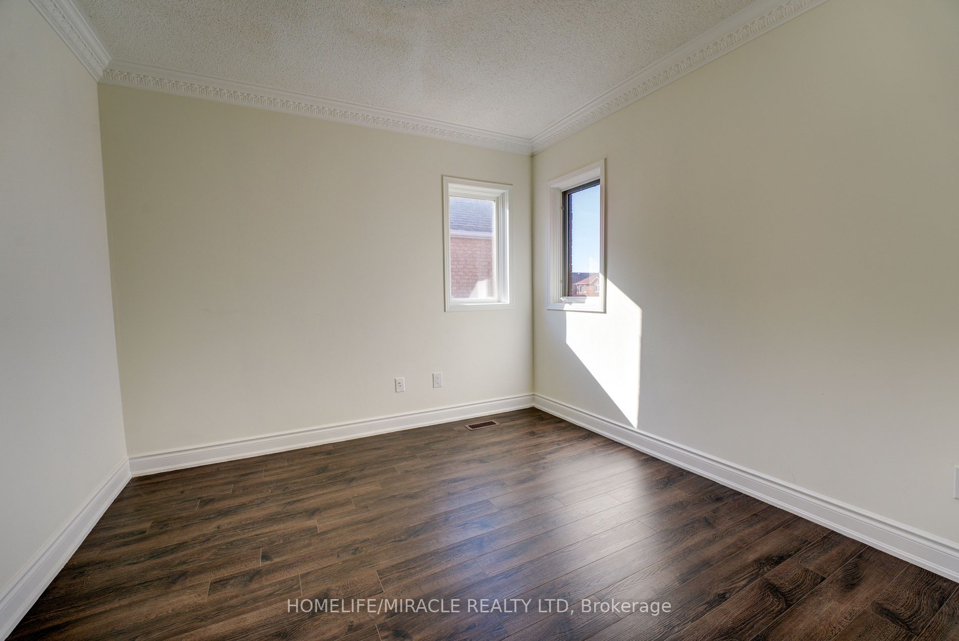 31 Clarion Cres