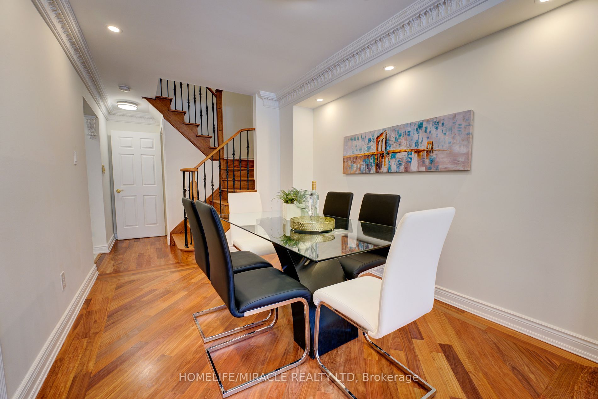 31 Clarion Cres