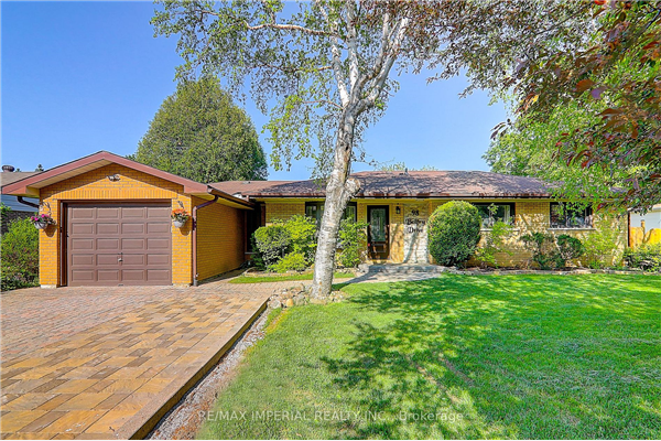 98 Belfry Dr, Newmarket