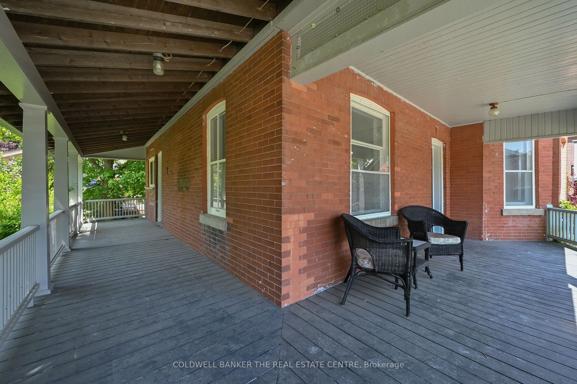 7 George St