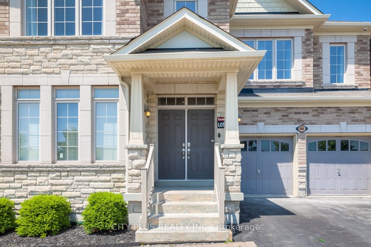 44 Augustine Ave