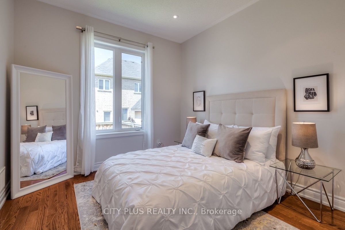 44 Augustine Ave