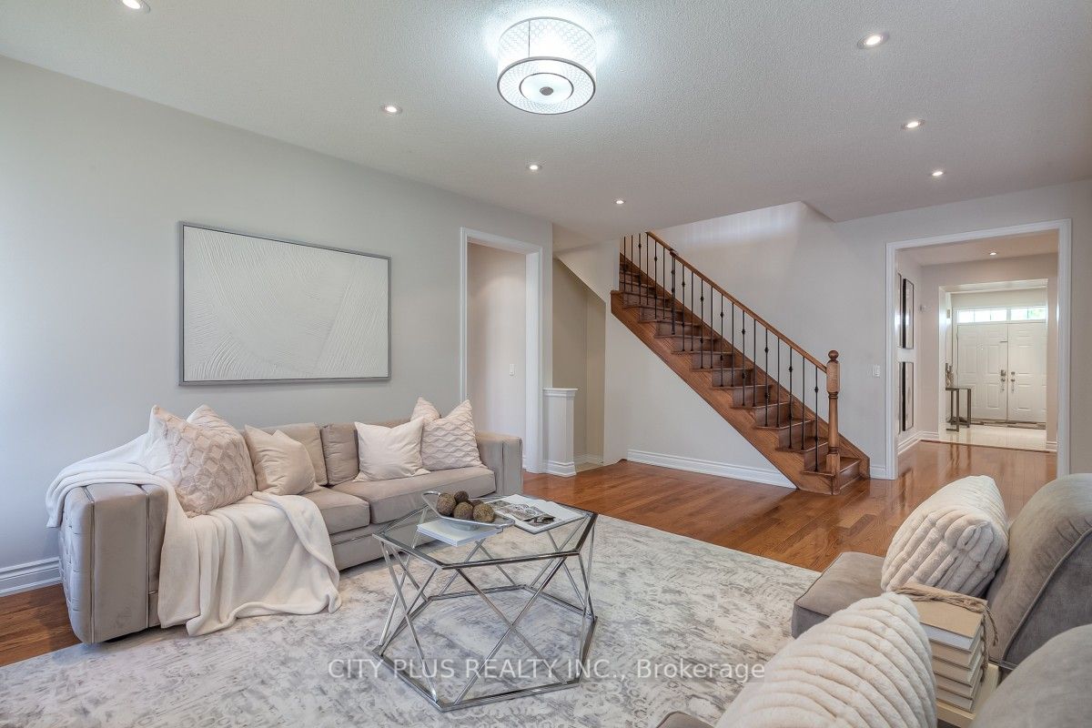 44 Augustine Ave