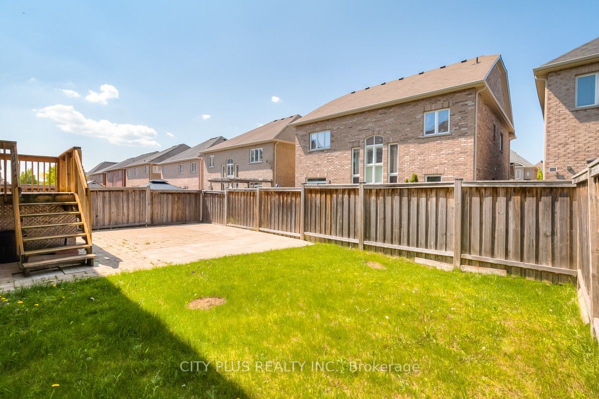 44 Augustine Ave